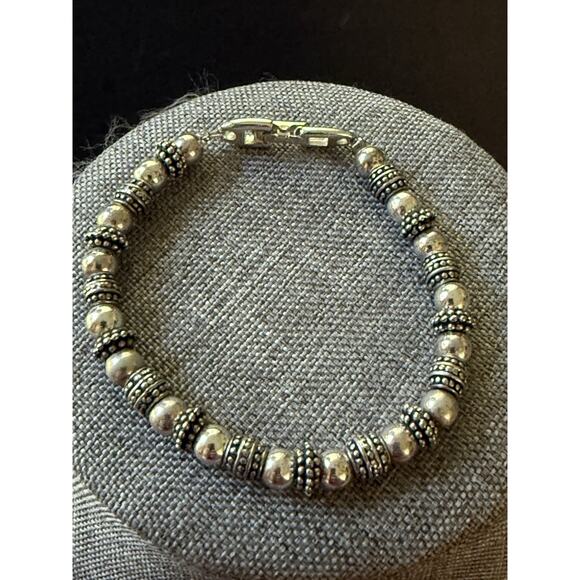 Vintage Napier Signed Silver Tone Textured Metal Beaded Bracelet Boho Stackable - Picture 1 of 6